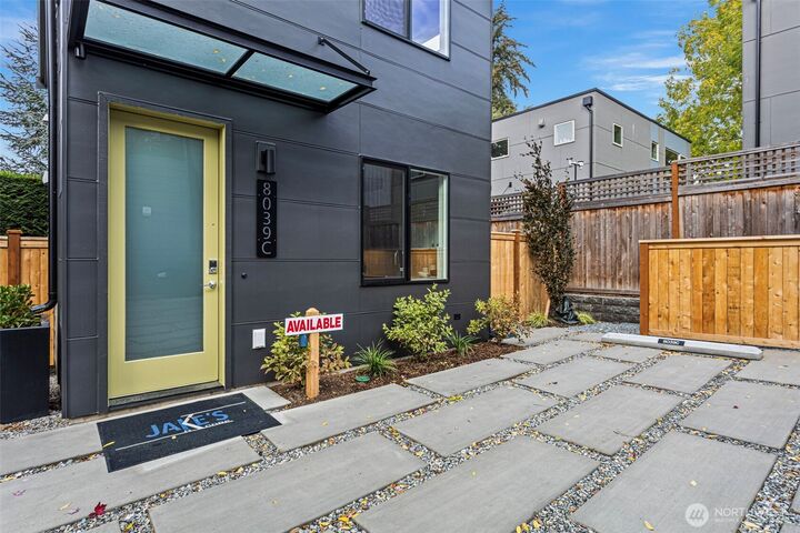 Property Photo:  8039  Wallingford Avenue N C  WA 98103 