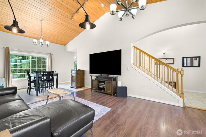 Property Photo: 601 Jennings Avenue WA 98284