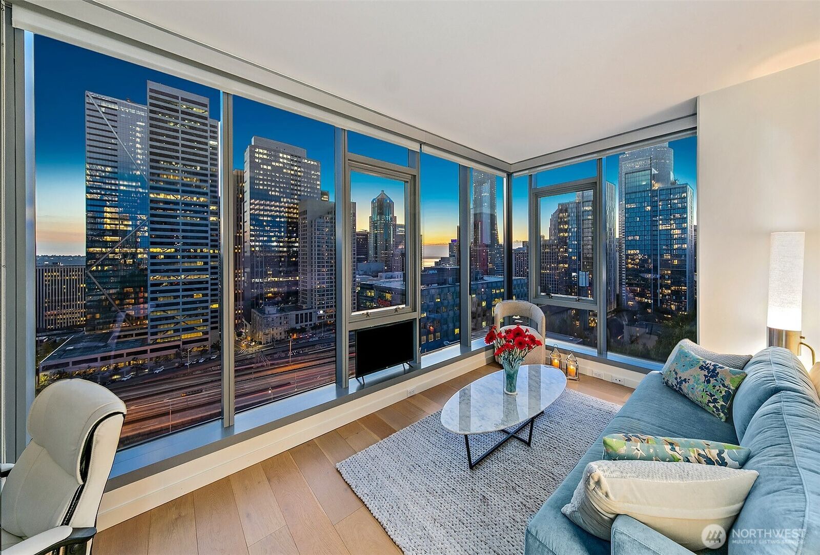 Property Photo:  800  Columbia Street 1801  WA 98104 