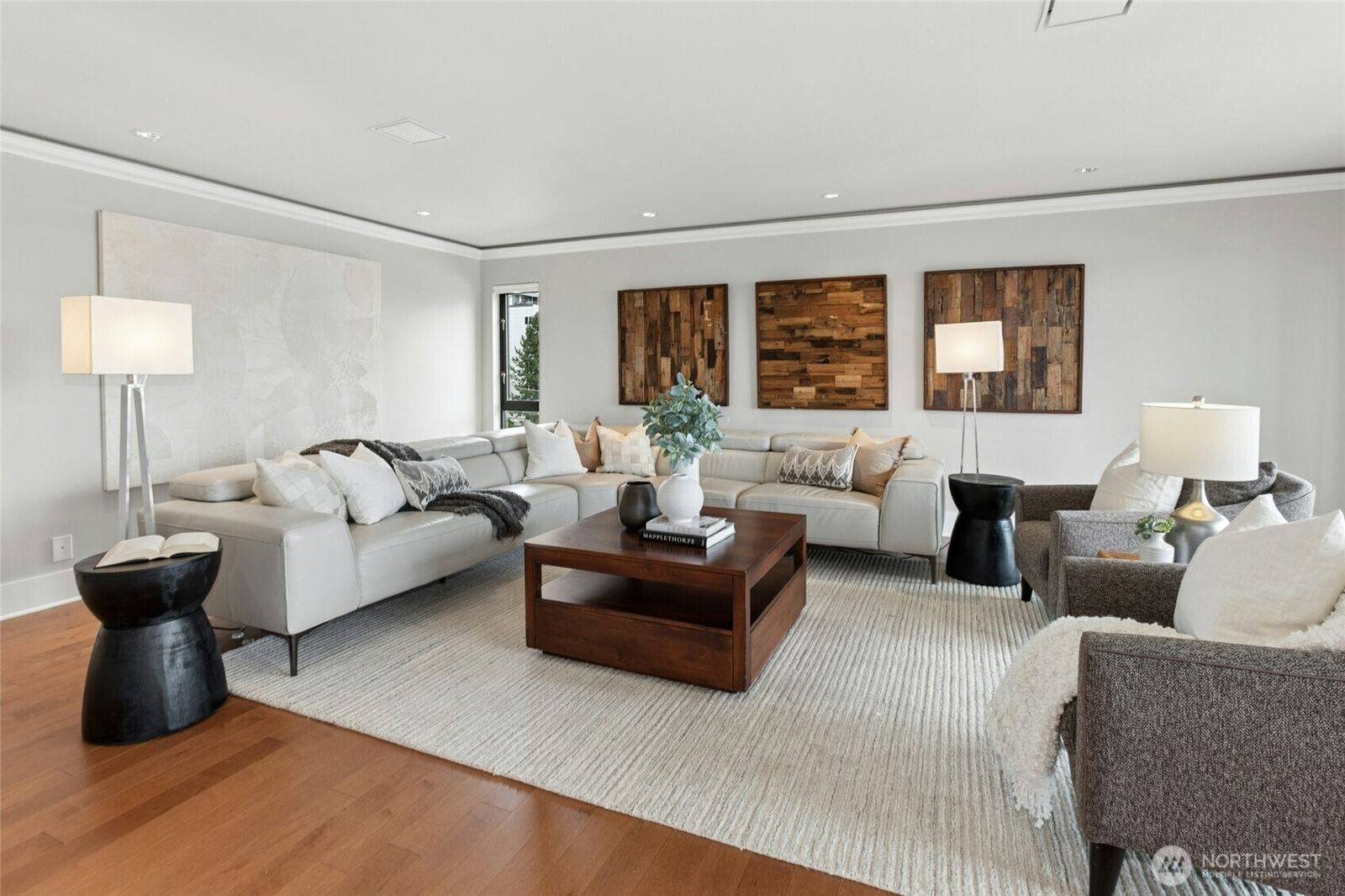 Property Photo: 320 Melrose Avenue E 704 WA 98102