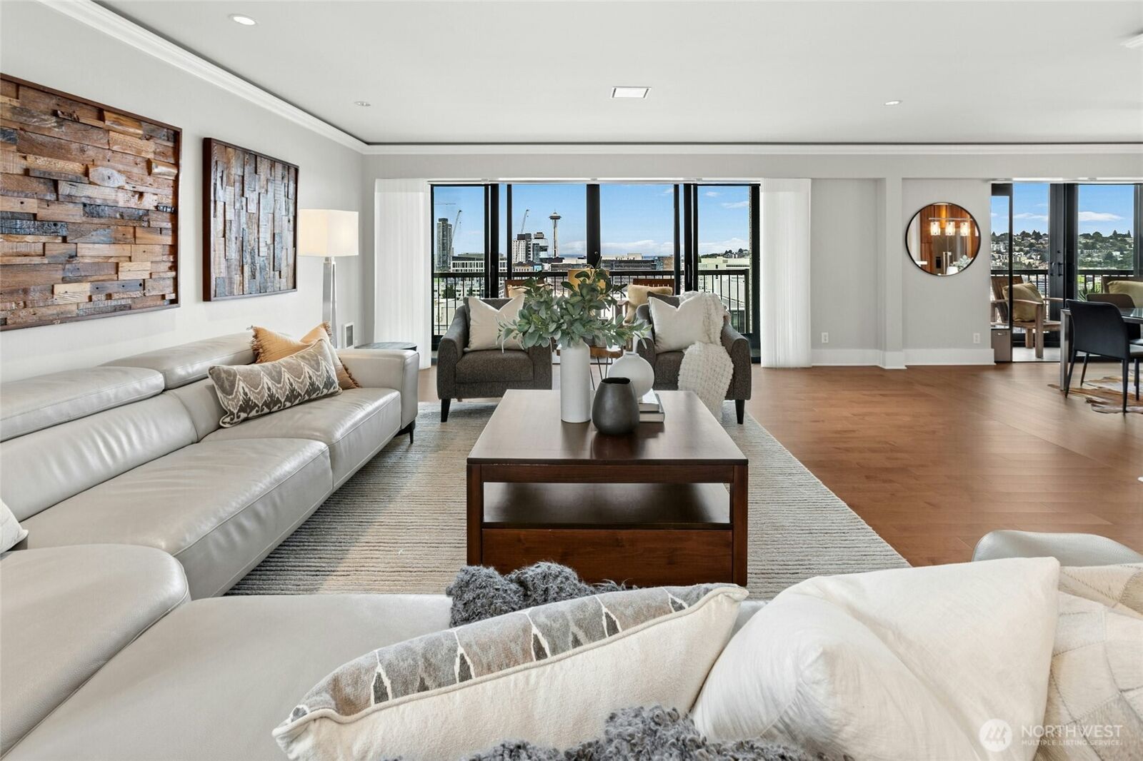Property Photo:  320  Melrose Avenue E 704  WA 98102 