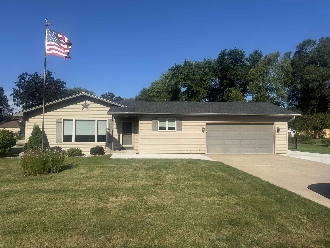 Property Photo:  301 Adams Street  WI 54974 