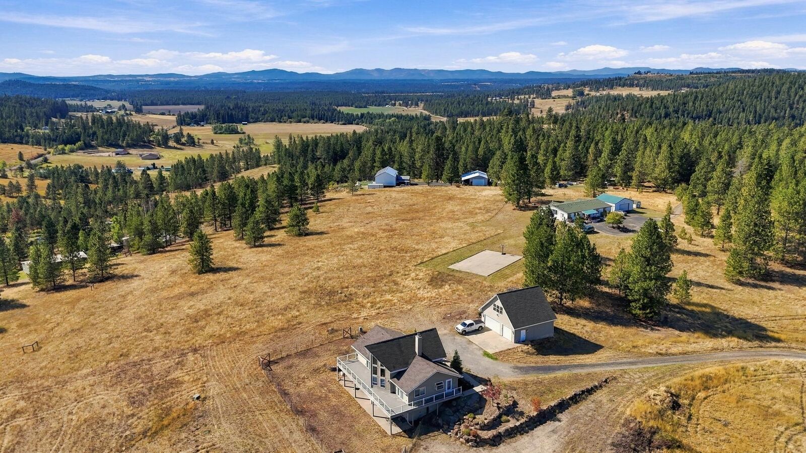 Property Photo:  27511 N Scotts Hill Ln  WA 99003 