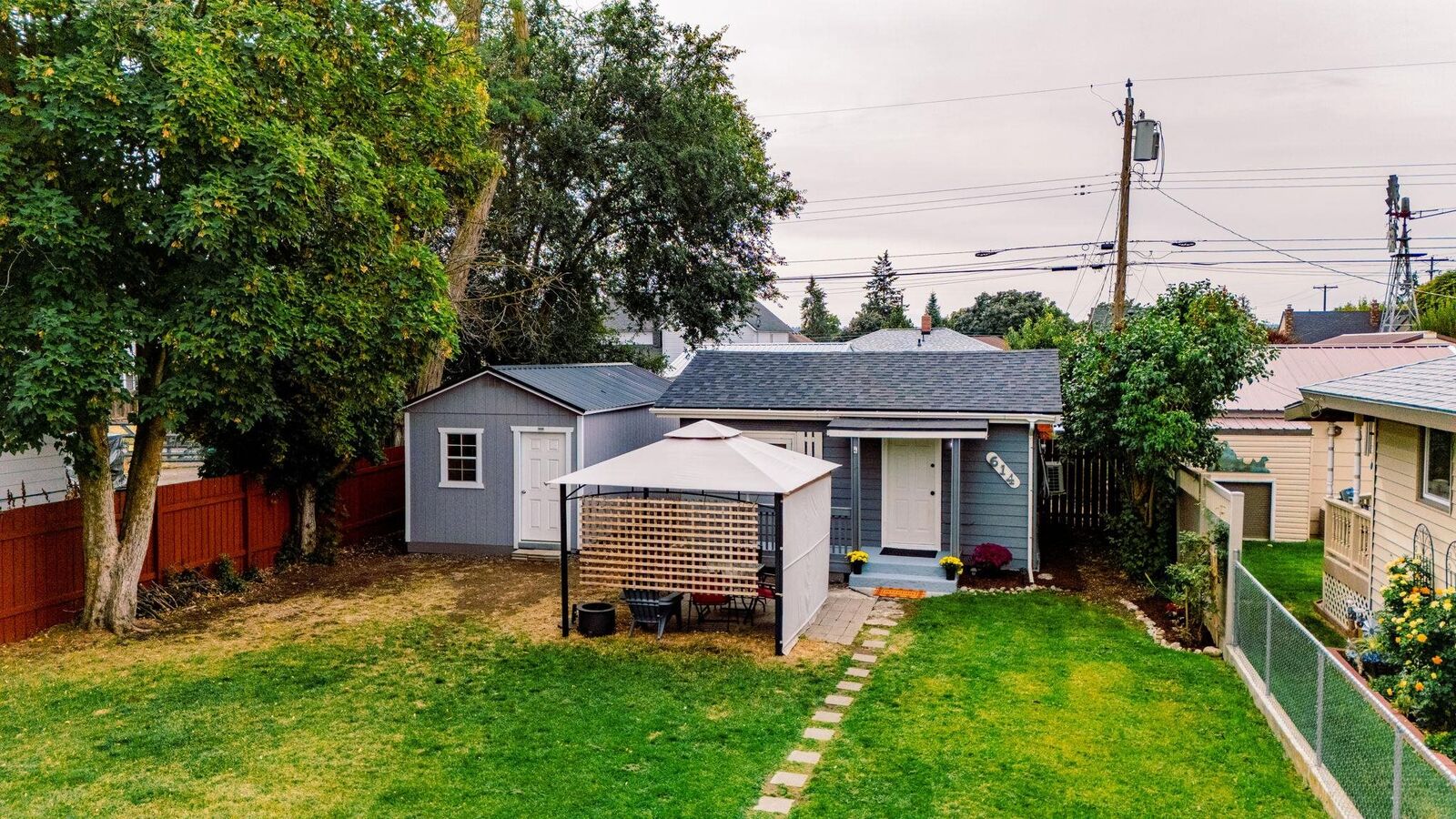 Property Photo:  614 E Gordon Ave  WA 99207 