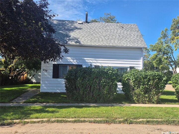 Property Photo:  239 9th Street  SK S4H 1E9 