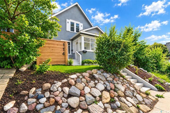 Property Photo:  114 Main Street E  SK S7N 0B2 