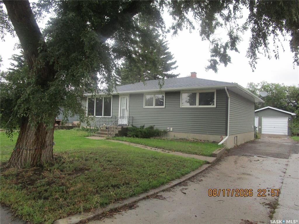 Property Photo:  112 Wood Crescent  SK S0H 0B0 