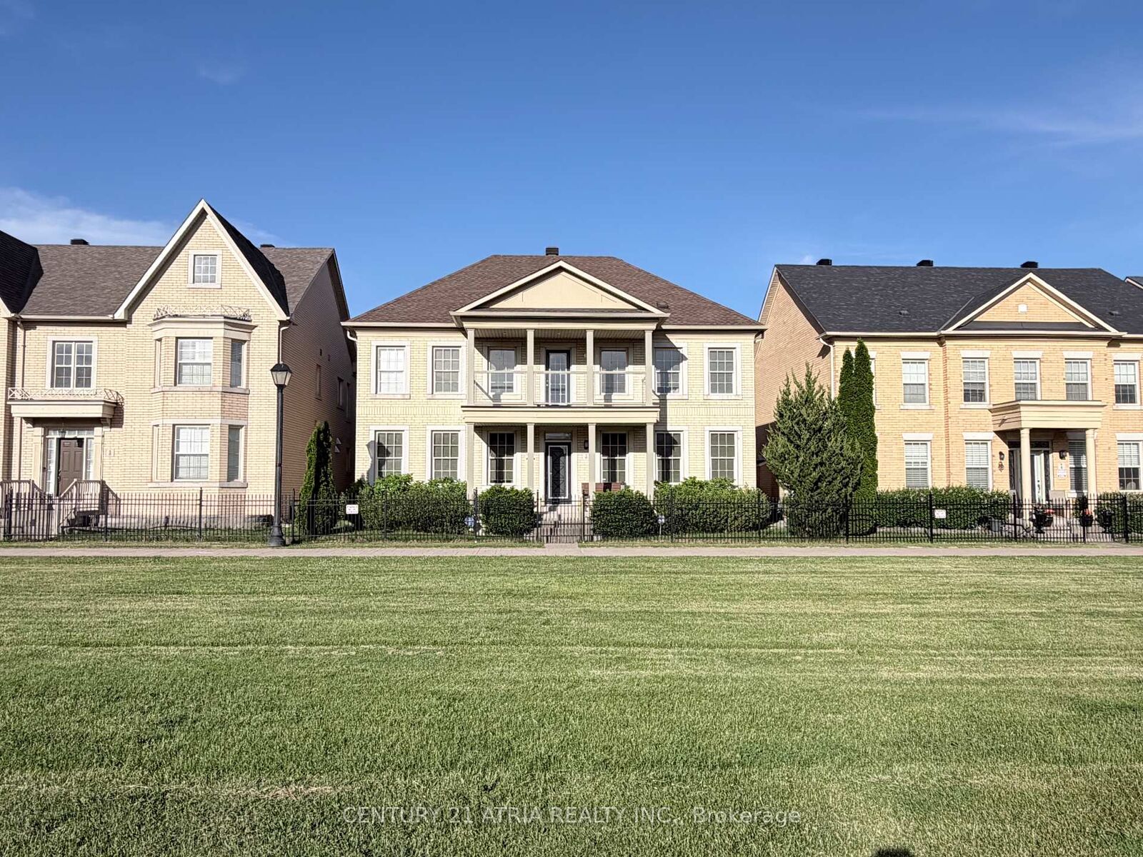 Property Photo: 6 Crescent Park Lane ON L6C 0A6