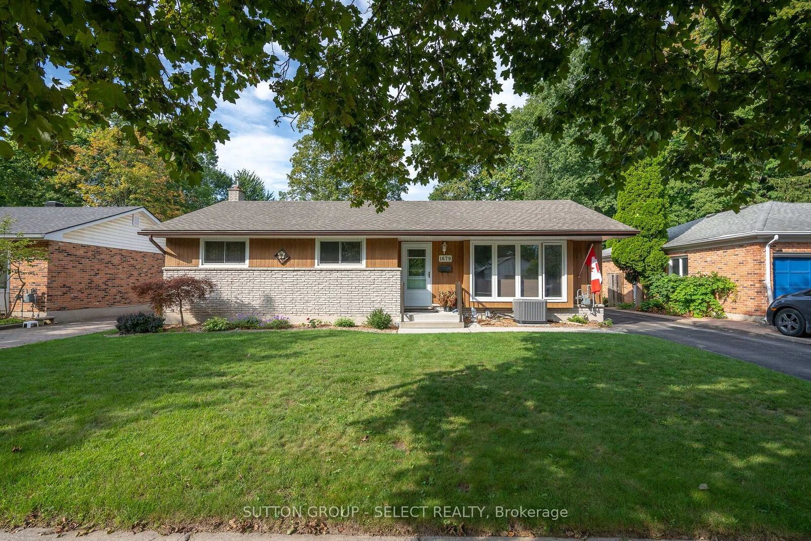 Property Photo:  1679 Estevan Road  ON N5X 2G8 