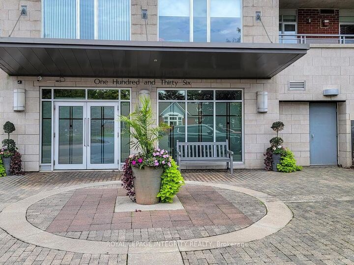 Property Photo:  136 Darlington Private  ON K1V 0X6 