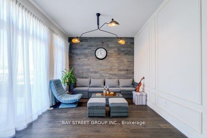 Property Photo:  121 Luzon Avenue  ON L6B 1N8 