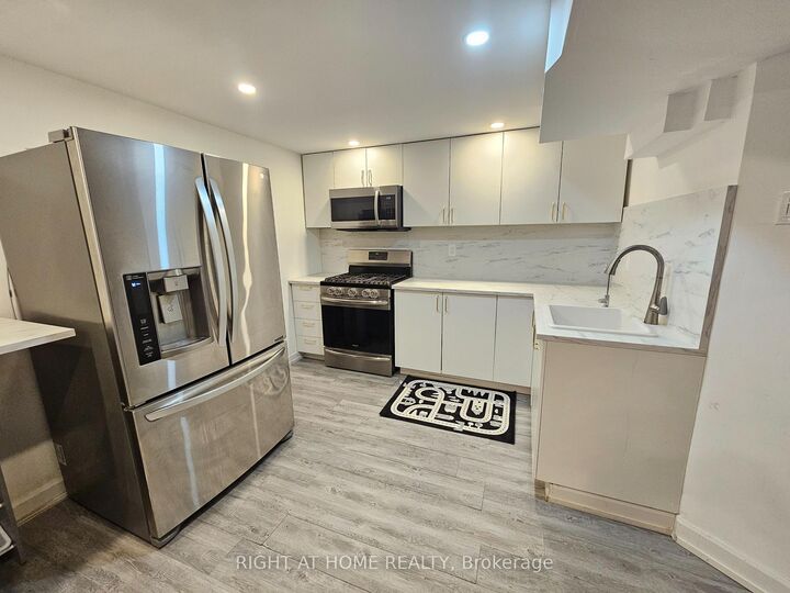 Property Photo:  46 Keys Drive  ON L1T 3R4 