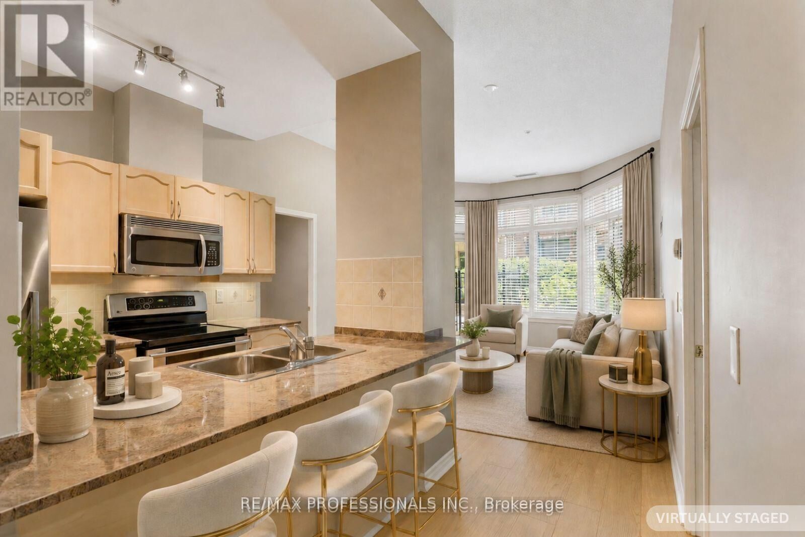Property Photo:  350 Princess Royal Drive 102  ON L5B 4N1 