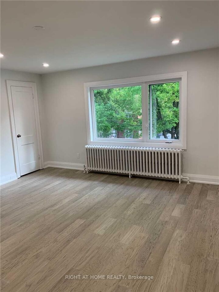 Property Photo:  11 Rivercrest Road  ON M6S 4H4 