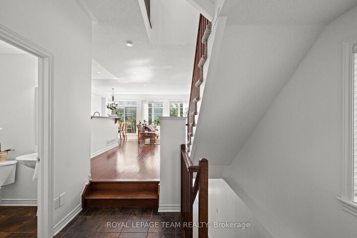 Property Photo: 118 Abetti Ridge ON K2J 0Y6