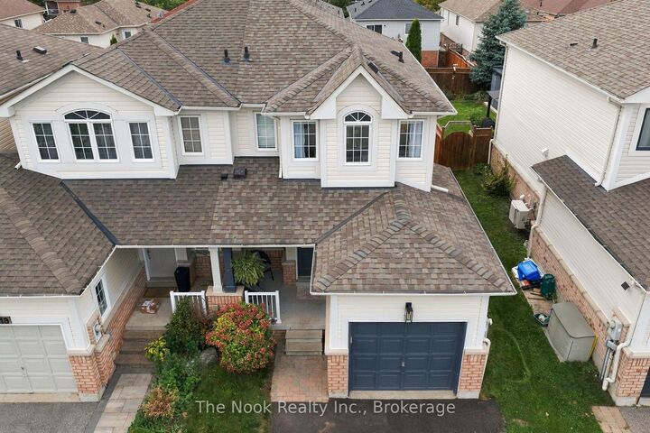 Property Photo:  16 Annisson Court  ON L1C 5L3 