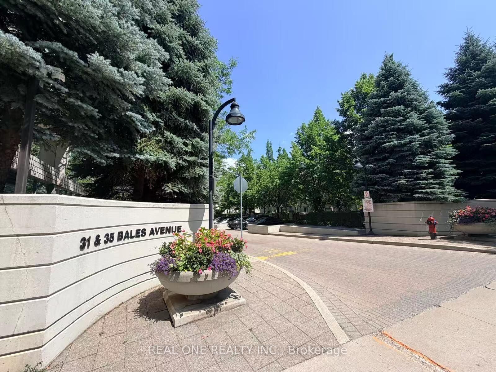 Property Photo:  31 Bales Avenue 1607  ON M2N 7L6 