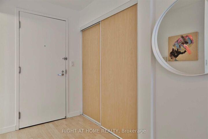 Property Photo:  1005 King Street W 215  ON M6K 3M8 