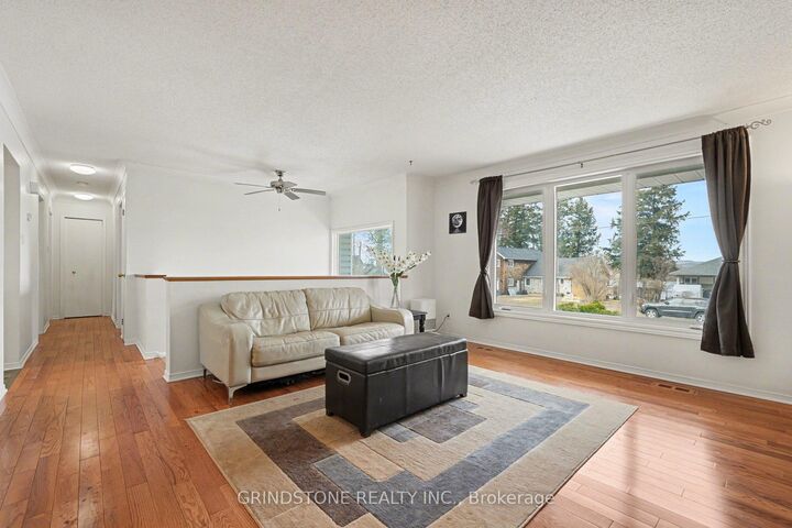 Property Photo: 319 Riverwood Drive ON K0A 3M0
