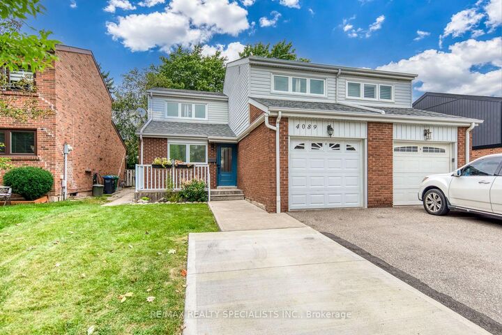 Property Photo:  4089 Barbican Drive  ON L5L 2C4 