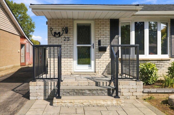 Property Photo:  23 Allanton Boulevard  ON N3R 3B8 