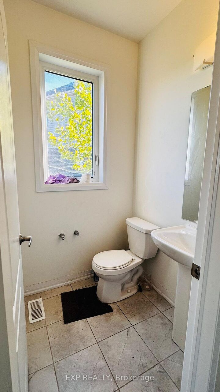 Property Photo:  15 Peach Street 5 #Upper  ON L2V 0P5 