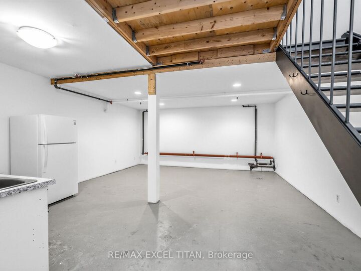 Property Photo:  221 Sterling Road E 202  ON M6P 3L4 