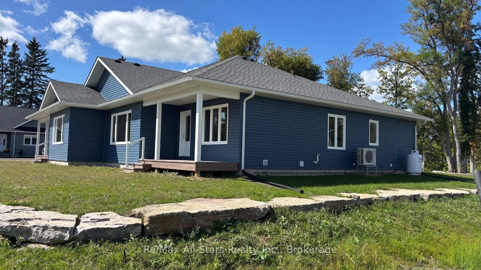 Property Photo:  191 Front Street W A  ON K0M 1A0 