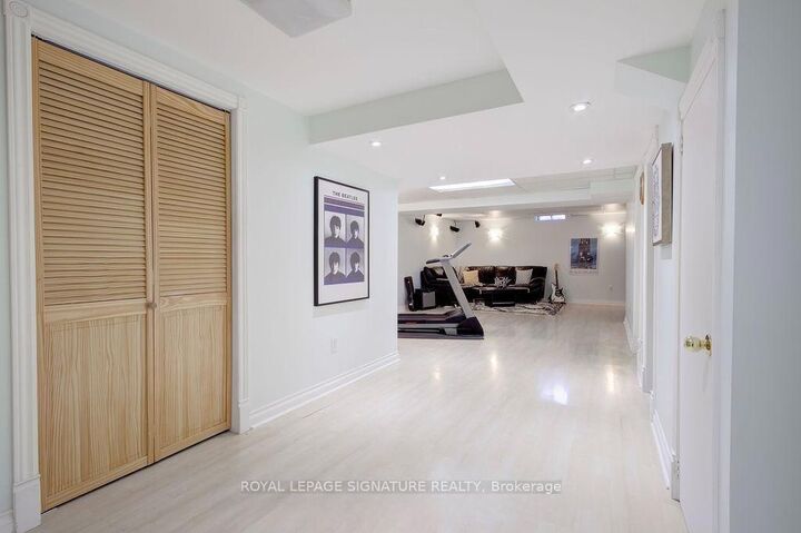Property Photo:  5386 Landsborough Avenue  ON L5R 3X2 