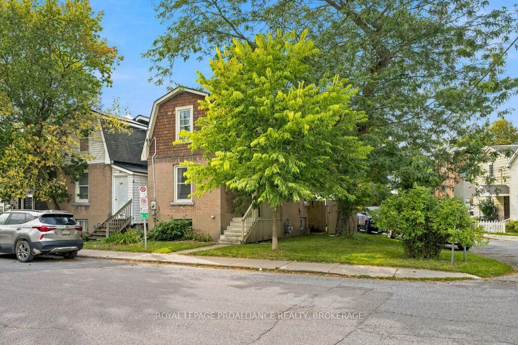 Property Photo:  384 Barrie Street  ON K7K 3T4 