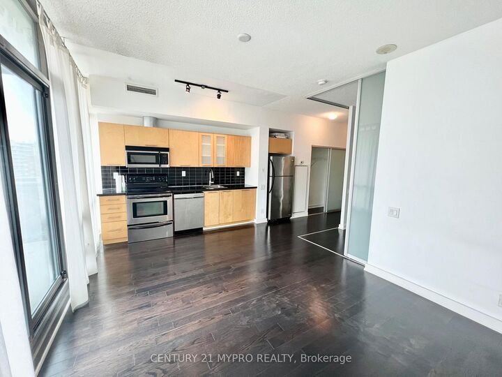 Property Photo:  33 Mill Street 801  ON M5A 3R3 