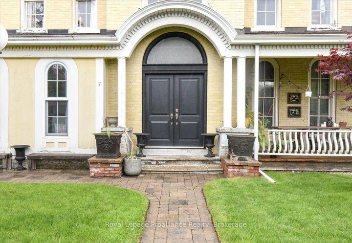 Property Photo:  7 Marmora Street  ON K8V 2H4 
