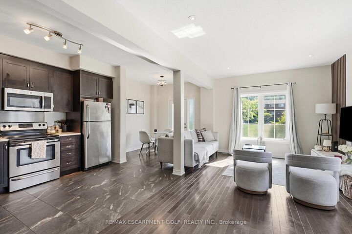 Property Photo:  43 Kerman Avenue 8  ON L3M 0G2 
