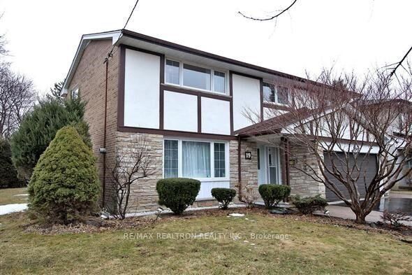 Property Photo: 19 Appian Drive ON M2J 2P7