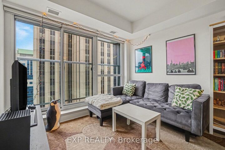 Property Photo:  40 Nepean Street 2202  ON K2P 0X5 