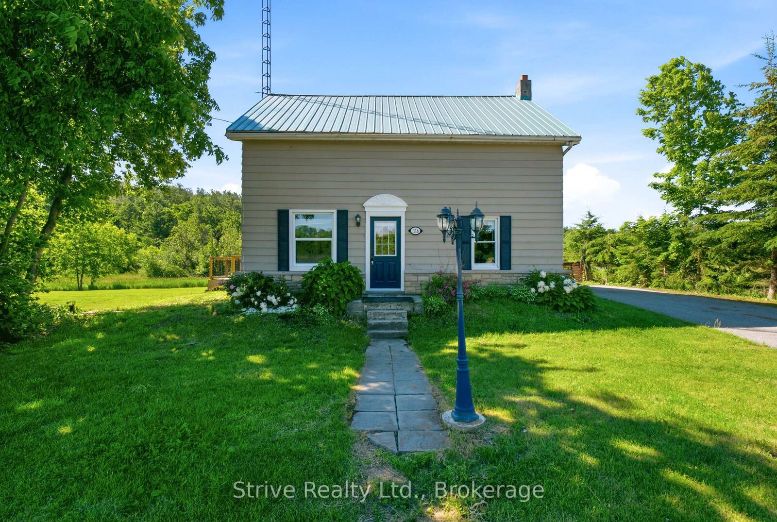 Property Photo:  116 Concession Street W  ON K0K 3K0 