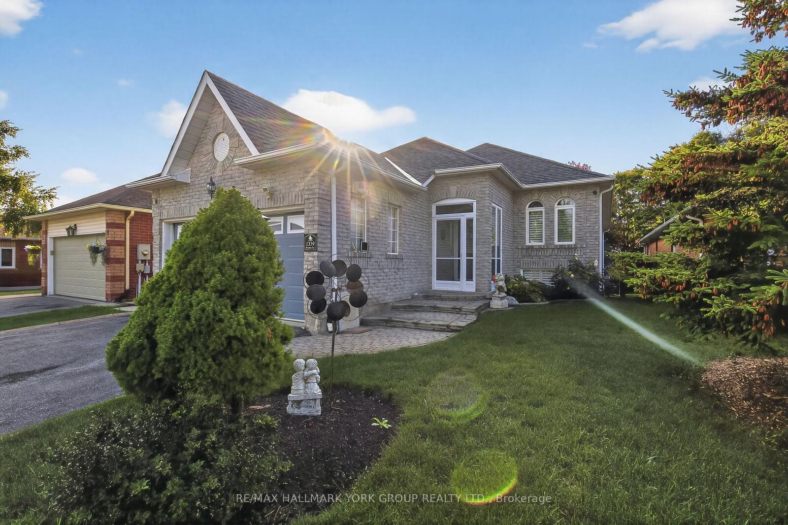 Property Photo:  1339 Forest Street  ON L9S 1Z7 
