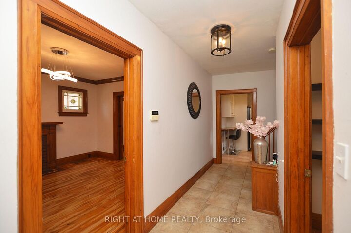 Property Photo:  407 King Street E  ON L1H 1E3 