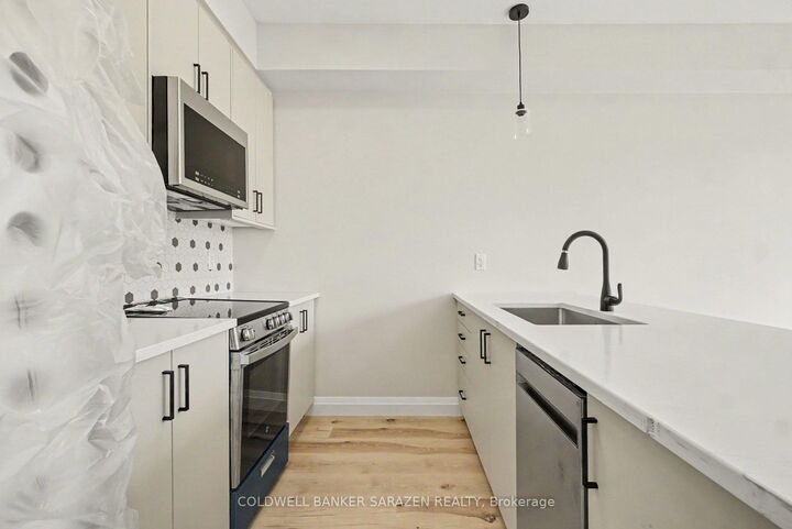 Property Photo:  42 McArthur Avenue 302  ON K1L 6R2 