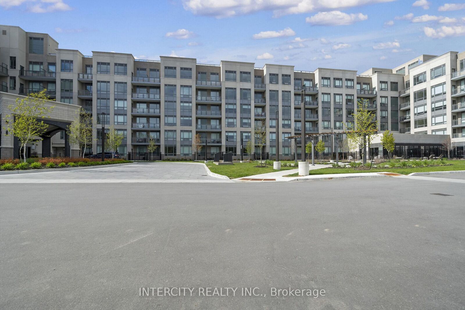 Property Photo:  2075 King Road 128  ON L7B 0R6 