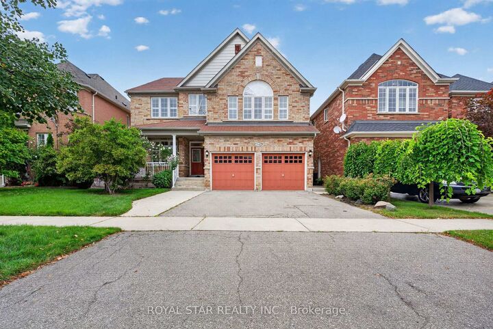 Property Photo:  3149 Gladish Grove  ON L5M 0C3 