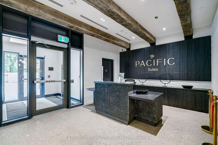 Property Photo:  2946 Dundas Street West Street W 510  ON M6P 1Y8 