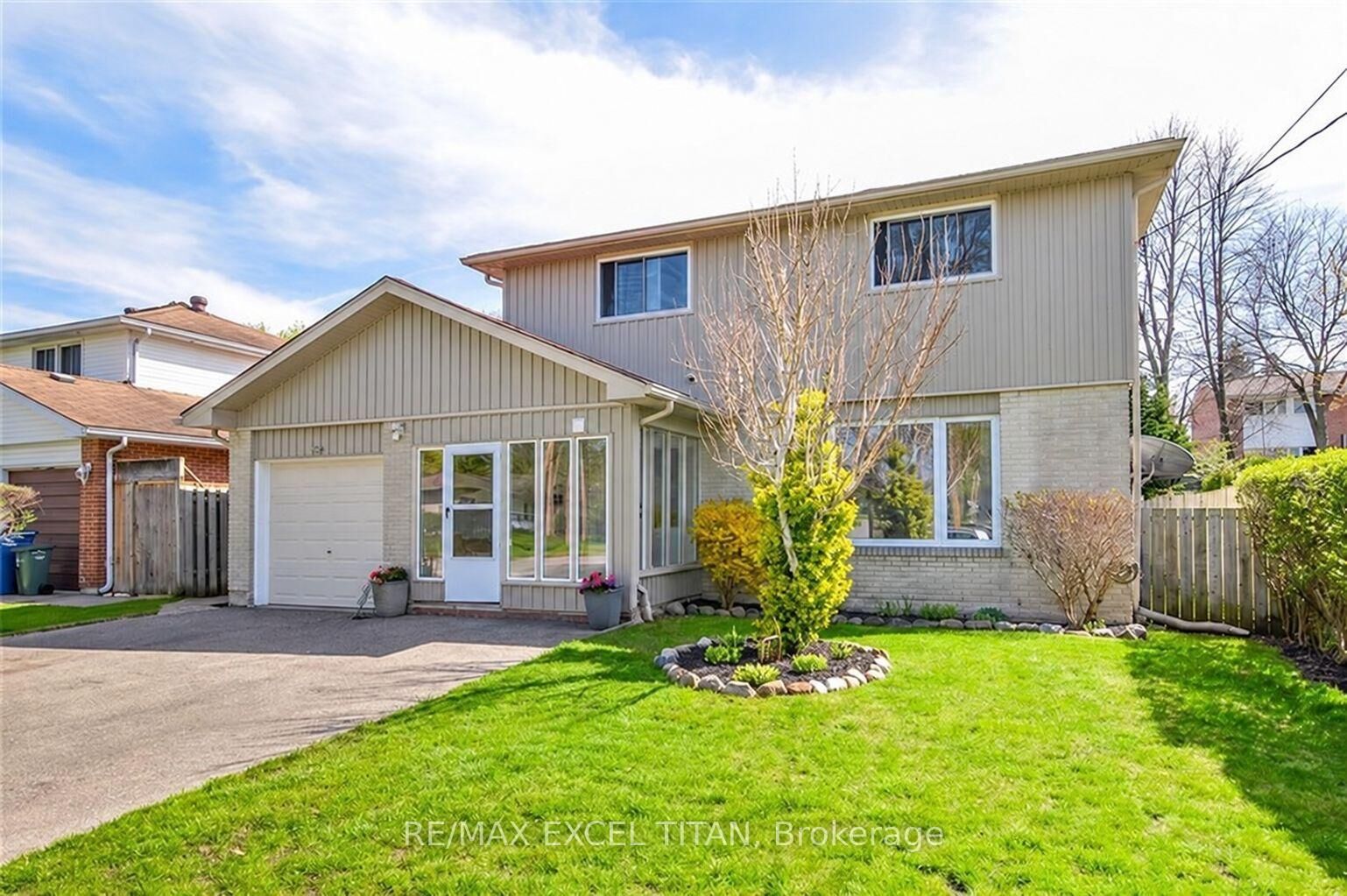 Property Photo:  62 Delaware Avenue  ON N1E 3V8 