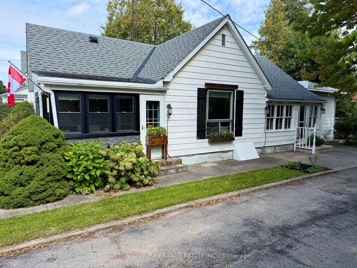 Property Photo:  355 Gilbert Avenue  ON N4B 2L4 