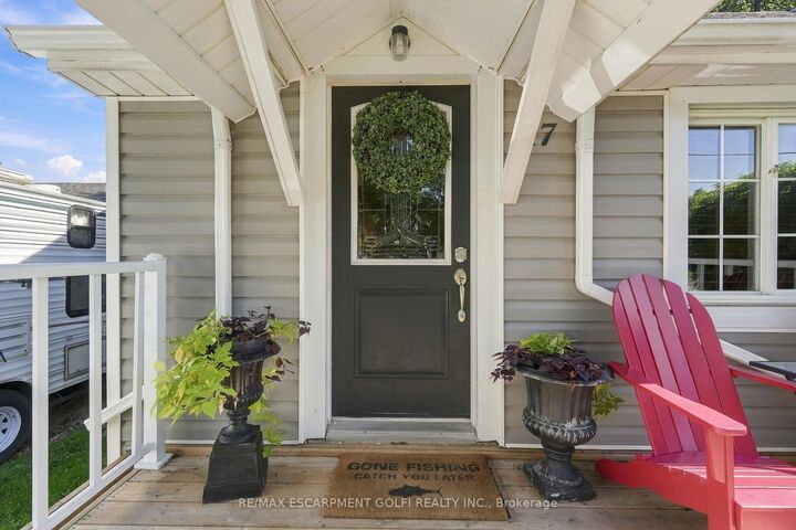 Property Photo:  17 Foxglove Avenue  ON L2M 3E7 