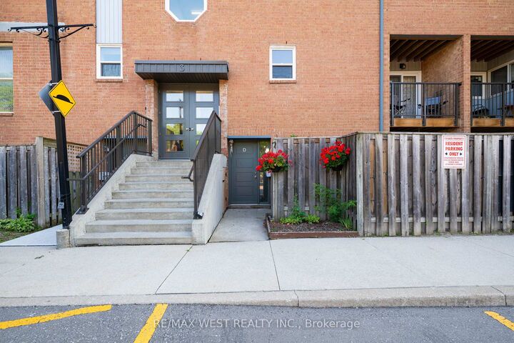 Property Photo:  2866 Battleford Road 3D  ON L5N 3L3 