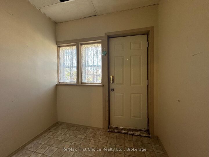Property Photo:  128 Cumming Street  ON P7C 1N7 