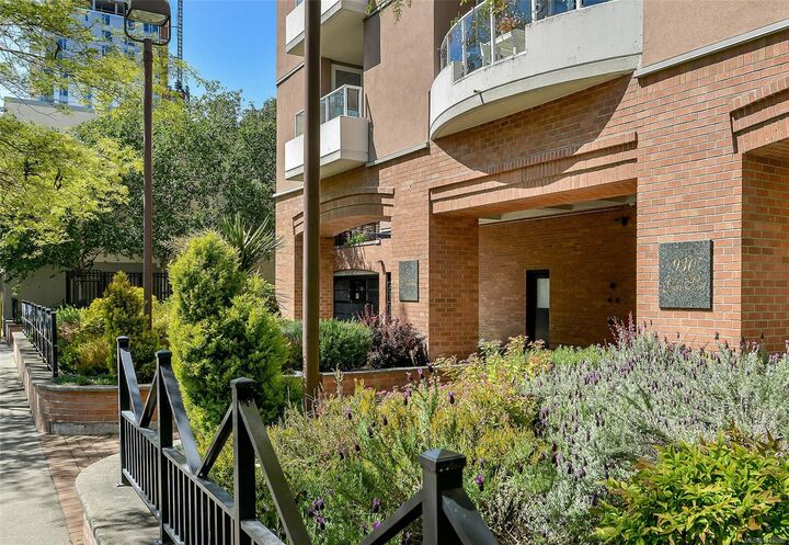 Property Photo:  930 Yates St #505  BC V8V 4Z3 