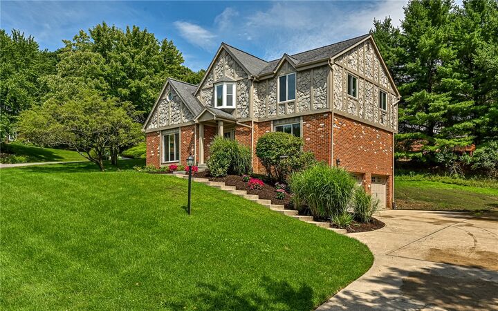 Property Photo:  10022 Oakridge Dr  PA 15090 