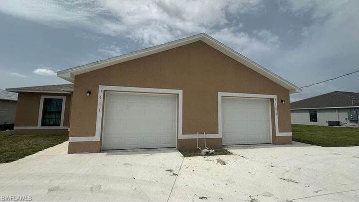 Property Photo: 1109 Gleason Pkwy FL 33914